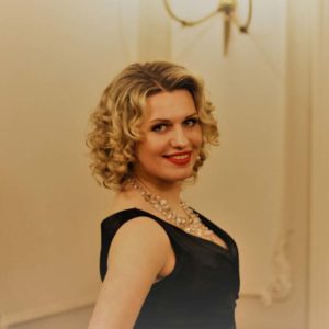 Laura Grecka /mecosoprāns/
