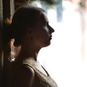 Anna Naudžīne /baroka vijole/